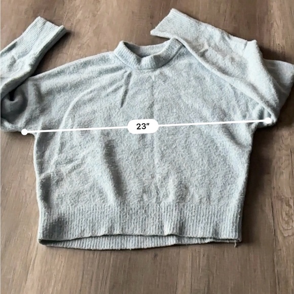 Abercrombie & Fitch Light Blue Cropped Crewneck Sweater - Picture 7 of 7